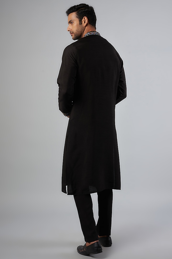 Black Tussar Thread Embroidered Kurta Set by SAMMOHAN at Pernia's Pop Up Shop
