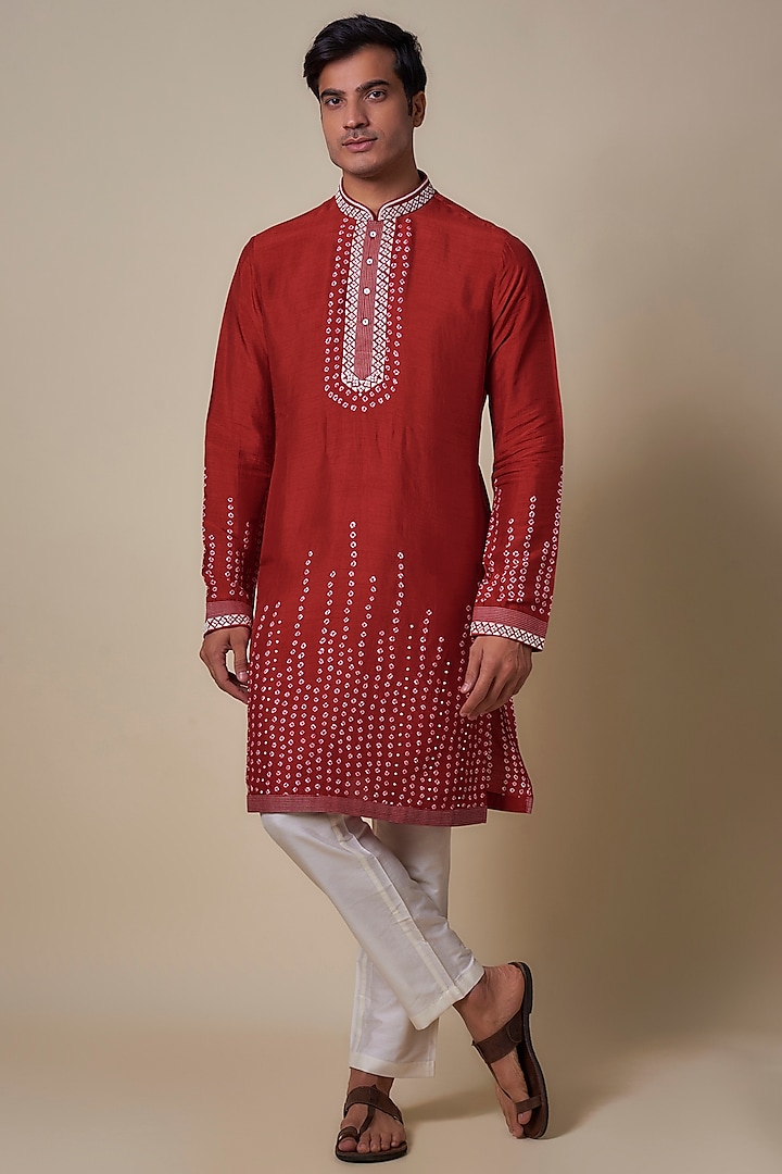 Red Bandhani Tussar Hand Embroidered Kurta Set by SAMMOHAN at Pernia's Pop Up Shop