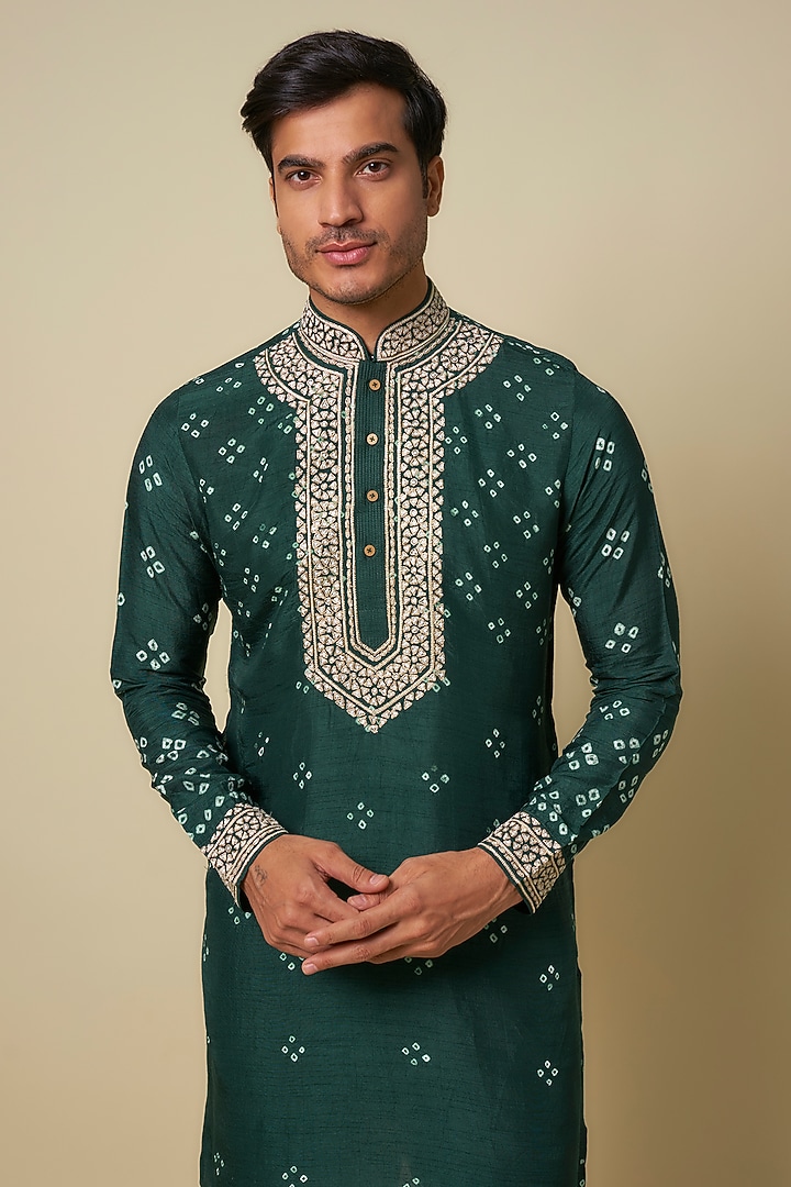 Emerald Green Bandhani Tussar Hand Embroidered Kurta Set by SAMMOHAN at Pernia's Pop Up Shop