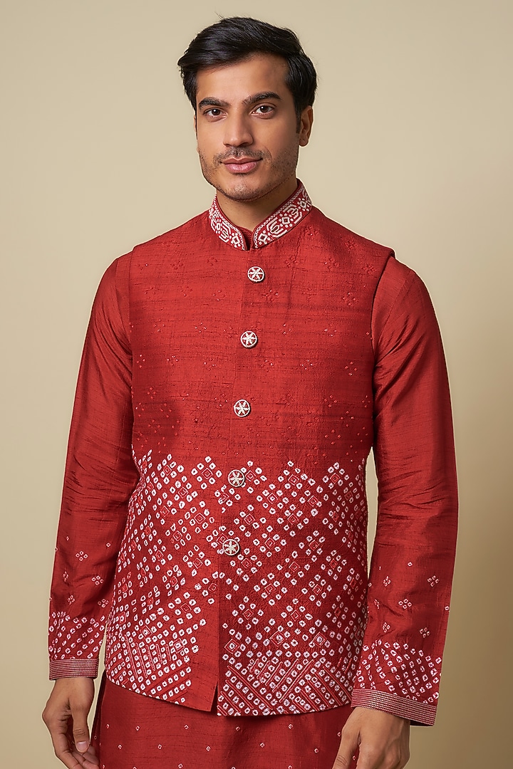 Red Bandhani Tussar Hand Embroidered Bundi Jacket Set by SAMMOHAN at Pernia's Pop Up Shop
