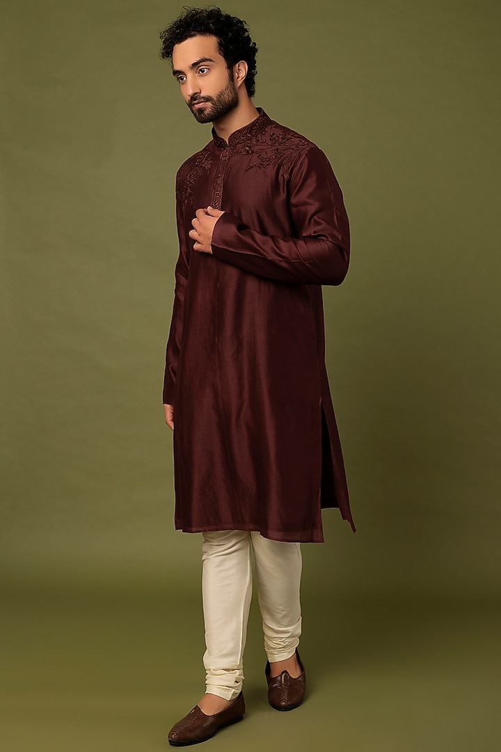 Maroon Embroidered Kurta Set by ALOUKIK at Pernia's Pop Up Shop