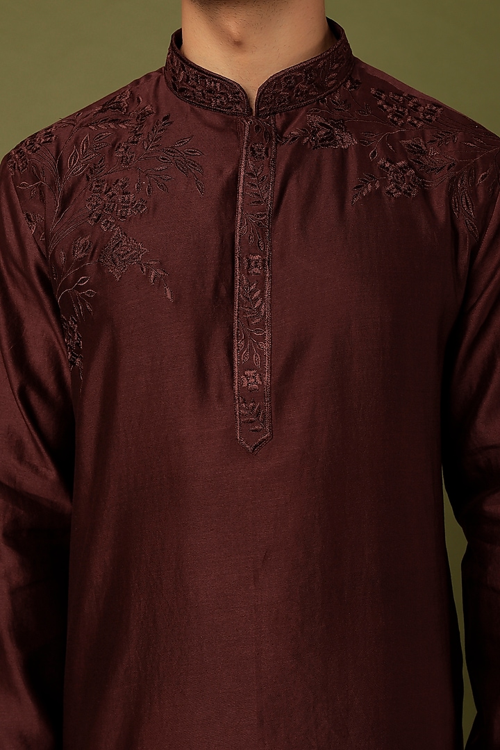 Maroon Embroidered Kurta Set by ALOUKIK at Pernia's Pop Up Shop