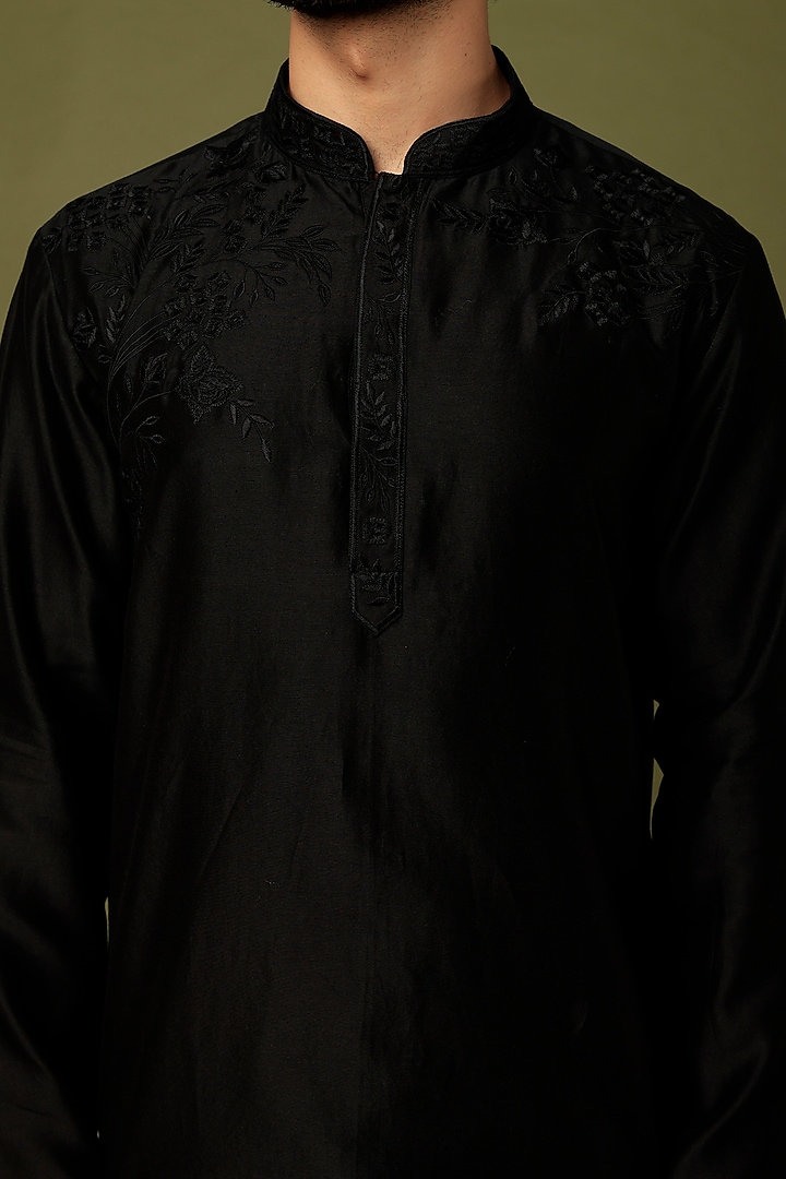 Black Embroidered Kurta Set by ALOUKIK at Pernia's Pop Up Shop