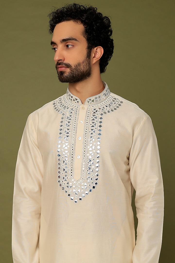Off-White Pure Chanderi Applique Embroidered Kurta Set by ALOUKIK at Pernia's Pop Up Shop