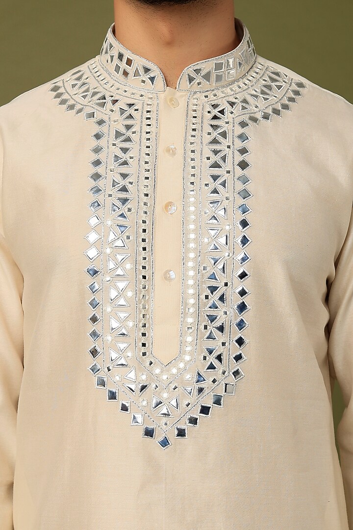 Off-White Pure Chanderi Applique Embroidered Kurta Set by ALOUKIK at Pernia's Pop Up Shop