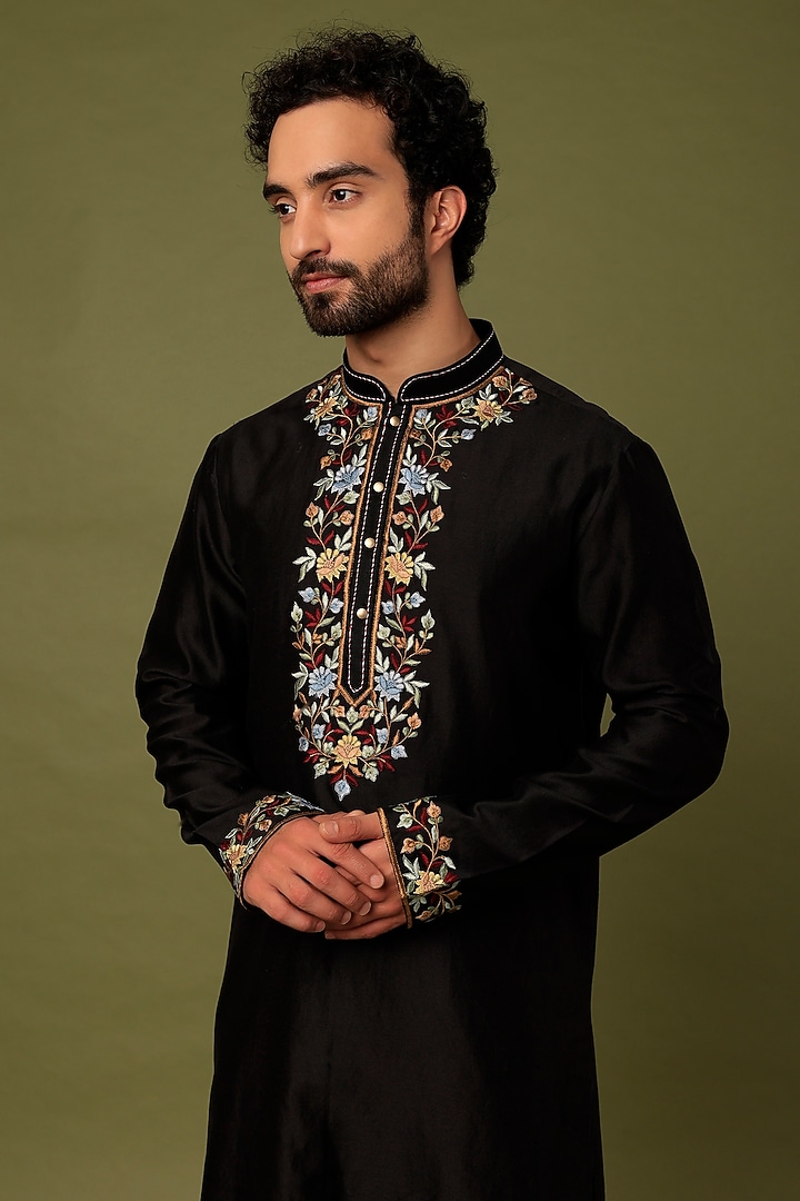 Black Embroidered Kurta Set by ALOUKIK at Pernia's Pop Up Shop