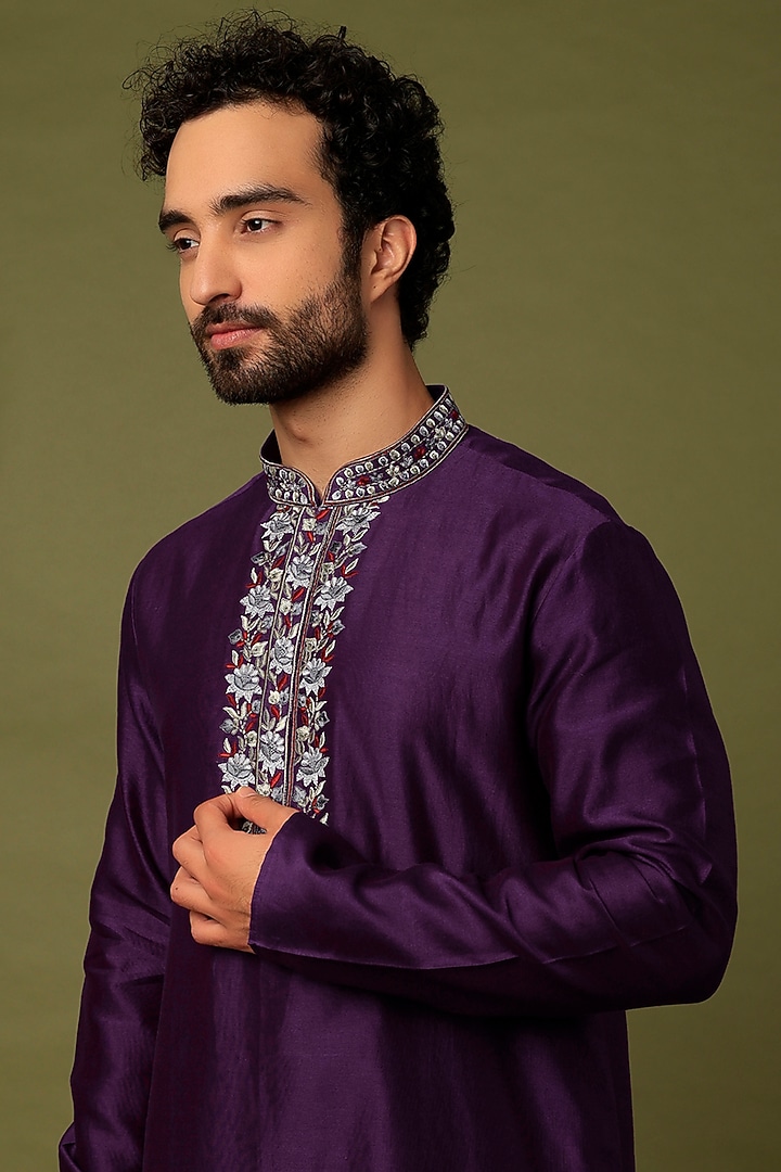 Purple Embroidered Kurta Set by ALOUKIK at Pernia's Pop Up Shop