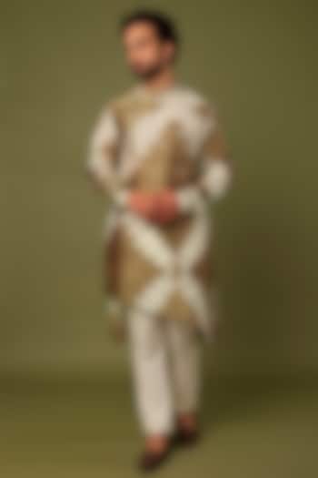 Brown Tie-Dyed Short Kurta by SAMMOHAN at Pernia's Pop Up Shop