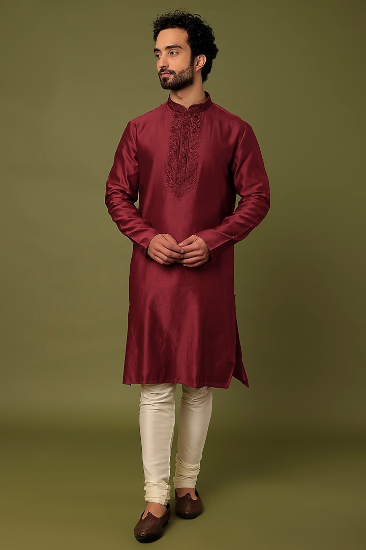 Maroon Embroidered Kurta Set by ALOUKIK at Pernia's Pop Up Shop