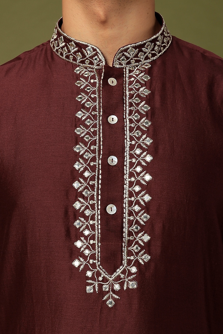 Maroon Embroidered Kurta Set by ALOUKIK at Pernia's Pop Up Shop