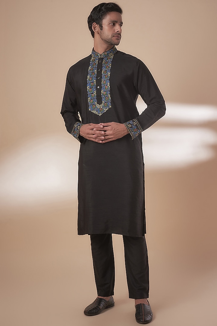 Black Tussar Tie-Dye & Hand Embroidered Kurta Set by SAMMOHAN at Pernia's Pop Up Shop