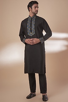 product-color-Black