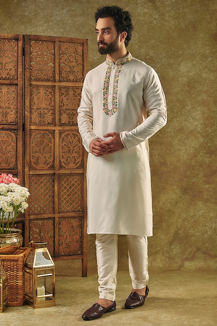Ivory Tussar Resham Embroidered Handcrafted Kurta Set by SAMMOHAN at Pernia's Pop Up Shop