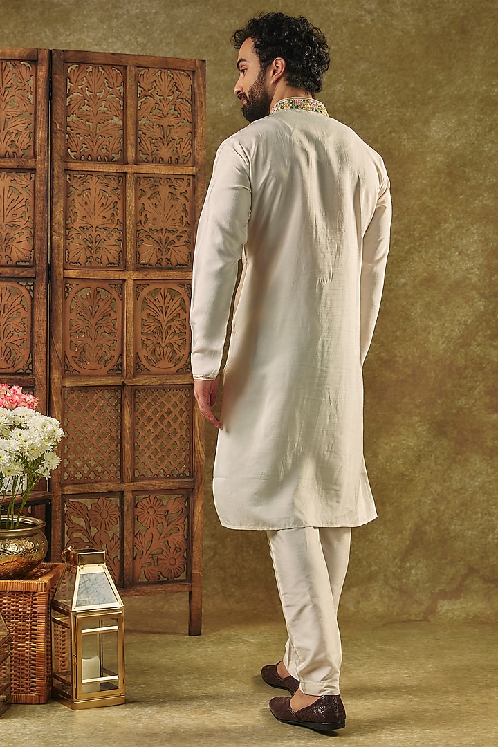 Ivory Tussar Resham Embroidered Handcrafted Kurta Set by SAMMOHAN at Pernia's Pop Up Shop