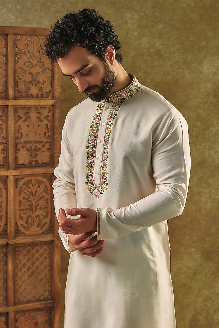 Ivory Tussar Resham Embroidered Handcrafted Kurta Set by SAMMOHAN at Pernia's Pop Up Shop