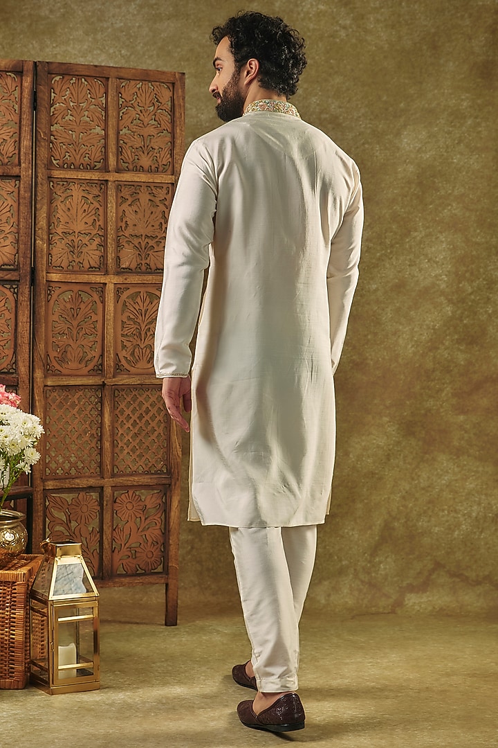 Ivory Tussar Resham Embroidered Handcrafted Kurta Set by SAMMOHAN at Pernia's Pop Up Shop