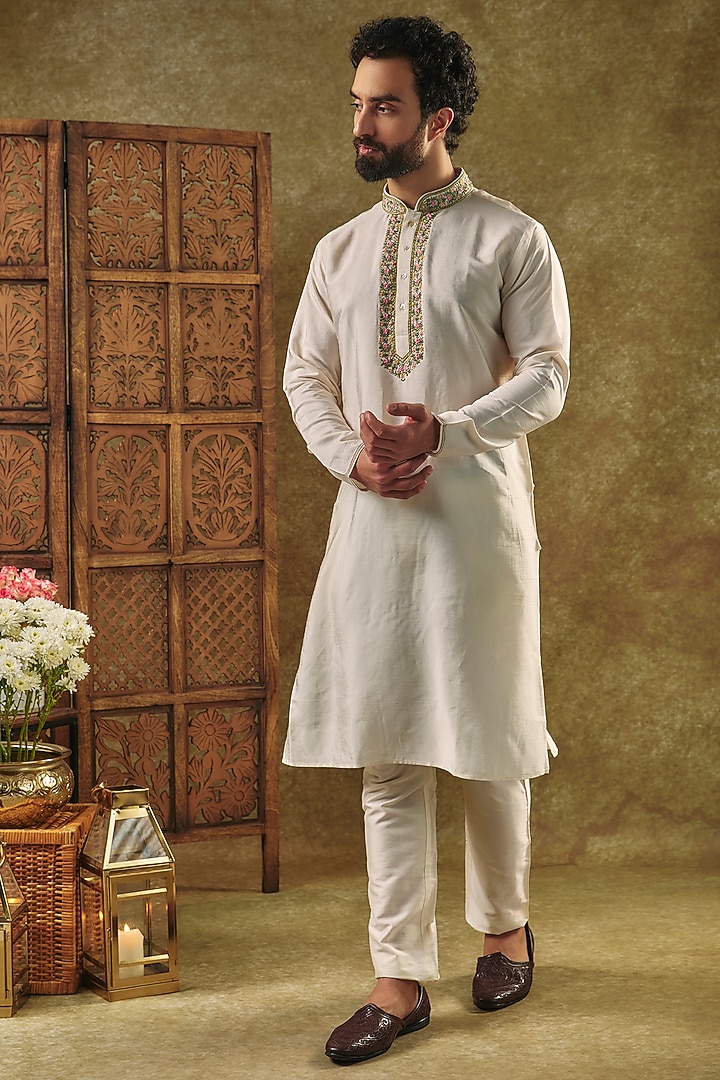 Ivory Tussar Resham Embroidered Handcrafted Kurta Set by SAMMOHAN at Pernia's Pop Up Shop