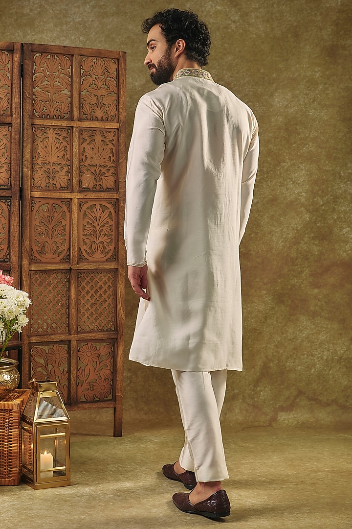 Ivory Tussar Resham Embroidered Handcrafted Kurta Set by SAMMOHAN at Pernia's Pop Up Shop