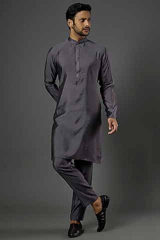 Grey Embroidered kurta Set by ALOUKIK