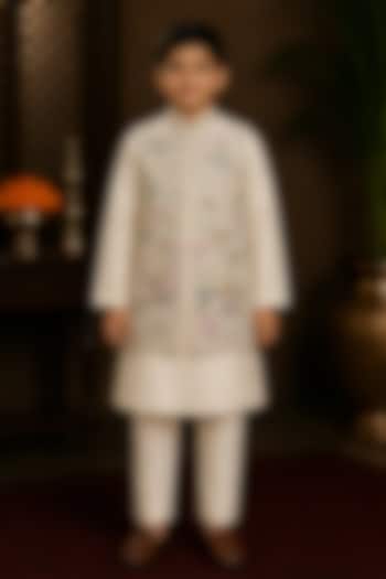 Ivory Raw Silk Resham Embroidered Bundi Jacket Set For Boys by Sammohan Kids at Pernia's Pop Up Shop