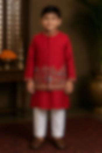 Red Raw Silk Resham Embroidered Bundi Jacket Set For Boys by Sammohan Kids at Pernia's Pop Up Shop