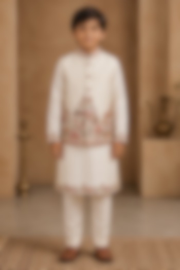 Ivory Raw Silk Resham Embroidered Bundi Jacket Set For Boys by Sammohan Kids at Pernia's Pop Up Shop