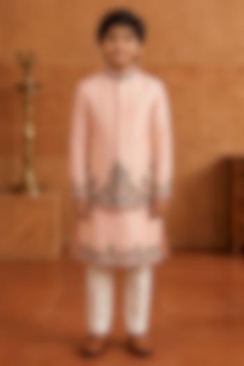 Peach Raw Silk Resham Embroidered Bundi Jacket Set For Boys by Sammohan Kids at Pernia's Pop Up Shop