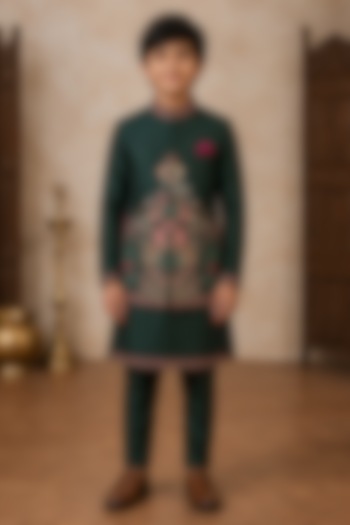 Green Raw Silk Resham Embroidered Bundi Jacket Set For Boys by Sammohan Kids at Pernia's Pop Up Shop