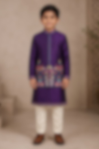 Purple Raw Silk Resham Embroidered Bundi Jacket Set For Boys by Sammohan Kids at Pernia's Pop Up Shop