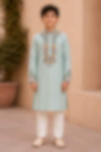 Green Chanderi Thread Embroidered Kurta Set For Boys by Sammohan Kids at Pernia's Pop Up Shop