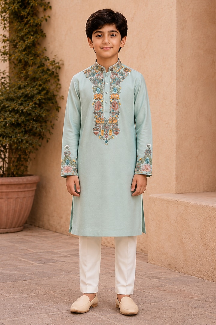 Green Chanderi Thread Embroidered Kurta Set For Boys by Sammohan Kids at Pernia's Pop Up Shop