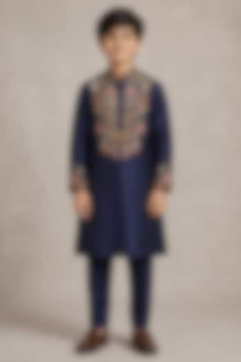 Blue Chanderi Thread Embroidered Kurta Set For Boys by Sammohan Kids at Pernia's Pop Up Shop