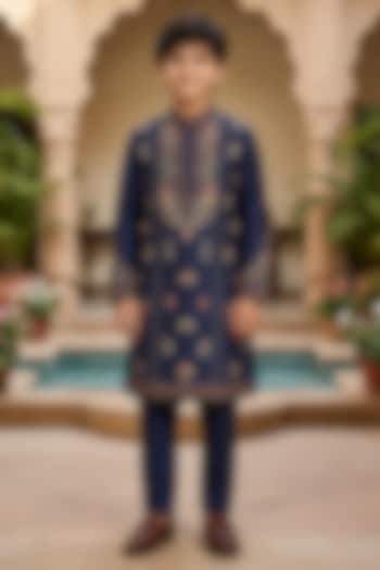 Blue Chanderi Thread Embroidered Kurta Set For Boys by Sammohan Kids at Pernia's Pop Up Shop