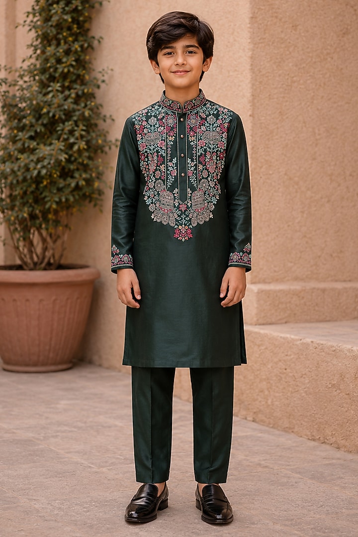 Green Chanderi Thread Embroidered Kurta Set For Boys by Sammohan Kids at Pernia's Pop Up Shop