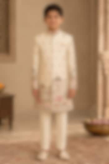 Ivory Raw Silk Resham Embroidered Sherwani Set For Boys by Sammohan Kids at Pernia's Pop Up Shop