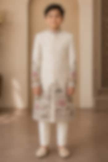 Ivory Raw Silk Resham Embroidered Sherwani Set For Boys by Sammohan Kids at Pernia's Pop Up Shop