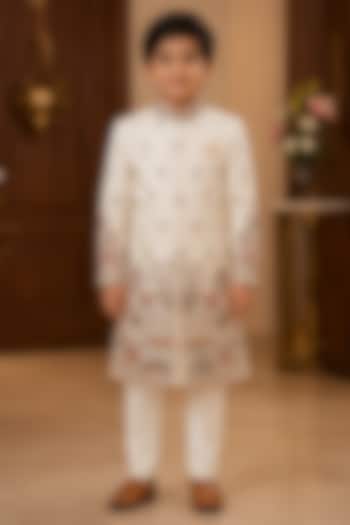 Ivory Raw Silk Resham Embroidered Sherwani Set For Boys by Sammohan Kids at Pernia's Pop Up Shop