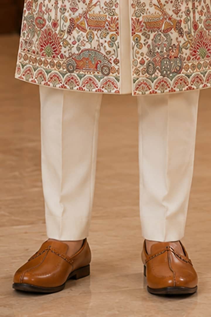 Ivory Raw Silk Resham Embroidered Sherwani Set For Boys by Sammohan Kids at Pernia's Pop Up Shop