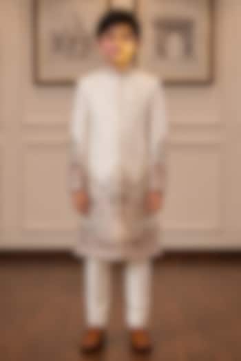 Ivory Raw Silk Resham Embroidered Sherwani Set For Boys by Sammohan Kids at Pernia's Pop Up Shop