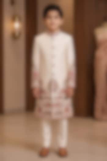 Ivory Raw Silk Resham Embroidered Sherwani Set For Boys by Sammohan Kids at Pernia's Pop Up Shop