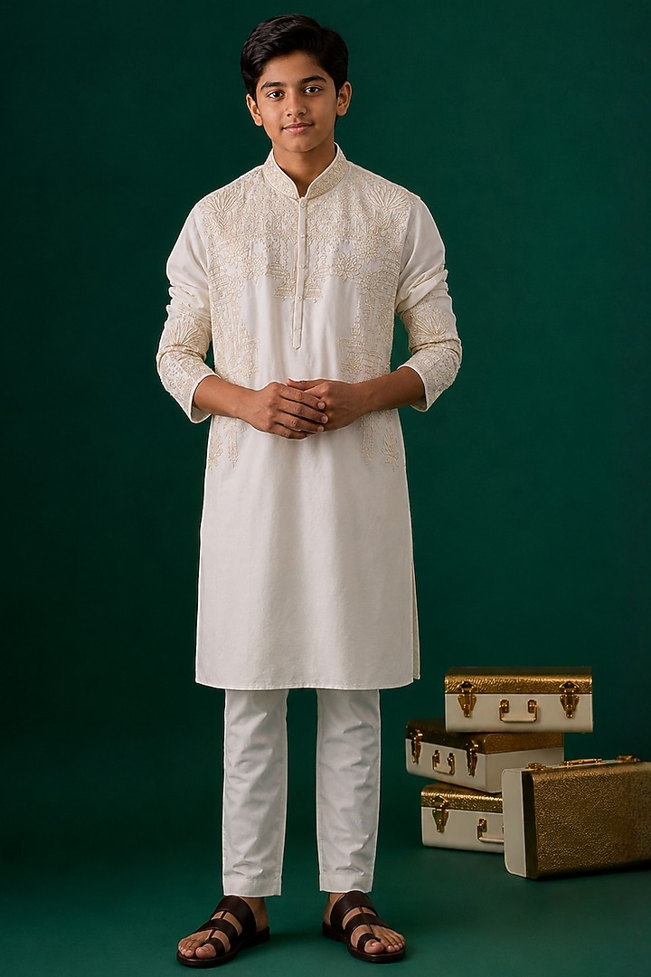 Ivory Tussar Embroidered Kurta Set For Boys by Sammohan Kids at Pernia's Pop Up Shop