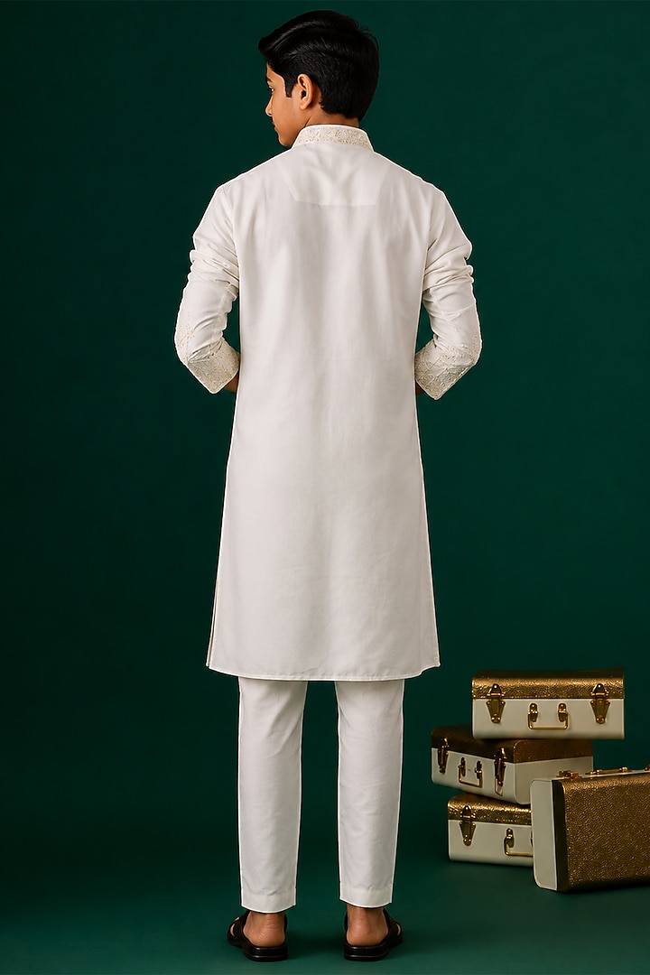 Ivory Tussar Embroidered Kurta Set For Boys by Sammohan Kids at Pernia's Pop Up Shop