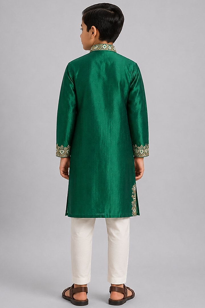 Green Tussar Resham Embroidered Kurta Set For Boys by Sammohan Kids at Pernia's Pop Up Shop