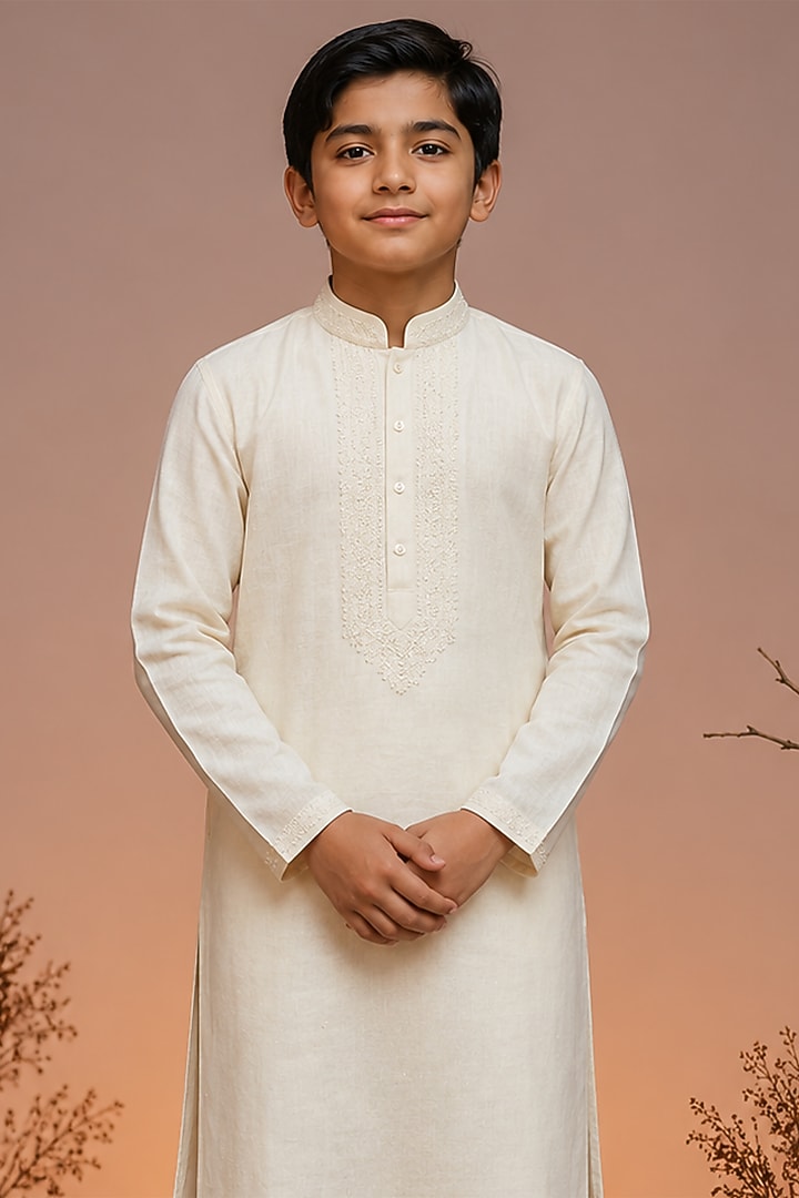 Ivory Tussar Thread & Resham Work Kurta Set For Boys by Sammohan Kids at Pernia's Pop Up Shop
