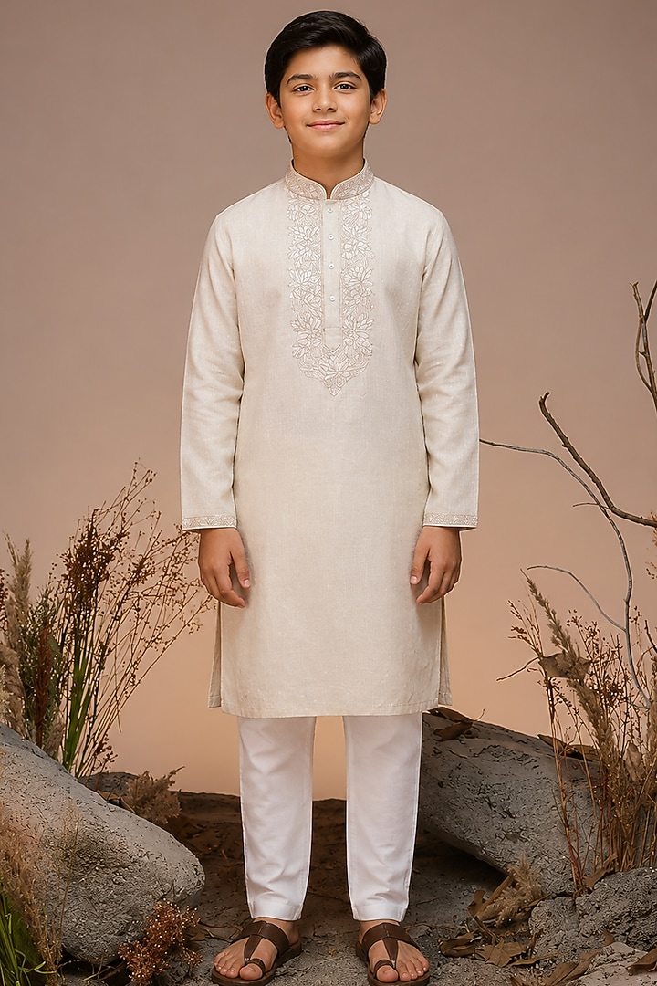 Ivory Tussar Thread & Resham Work Kurta Set For Boys by Sammohan Kids at Pernia's Pop Up Shop