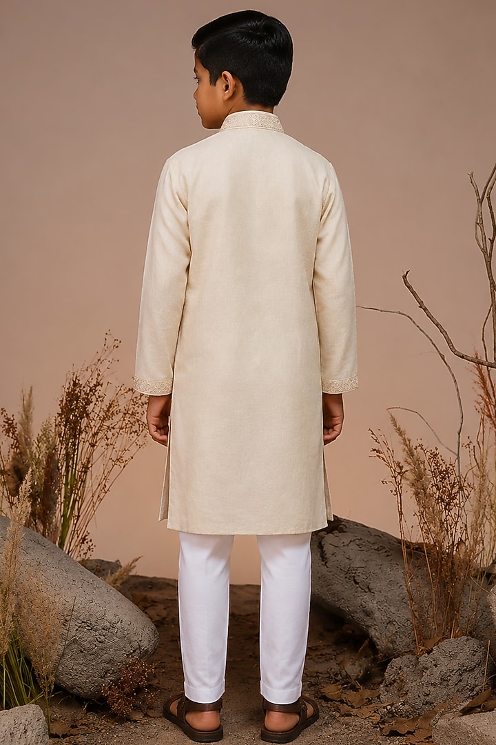 Ivory Tussar Thread & Resham Work Kurta Set For Boys by Sammohan Kids at Pernia's Pop Up Shop