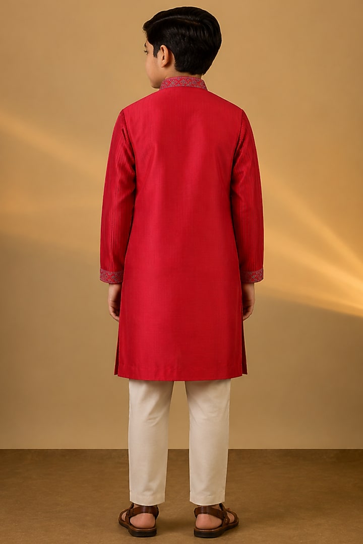 Red Tussar Thread & Resham Work Kurta Set For Boys by Sammohan Kids at Pernia's Pop Up Shop