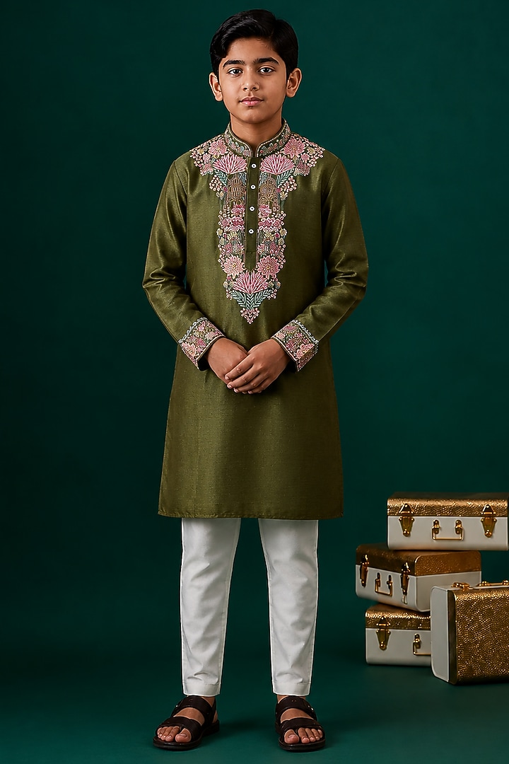 Green Tussar Hand & Machine Embroidered Kurta Set For Boys by Sammohan Kids at Pernia's Pop Up Shop