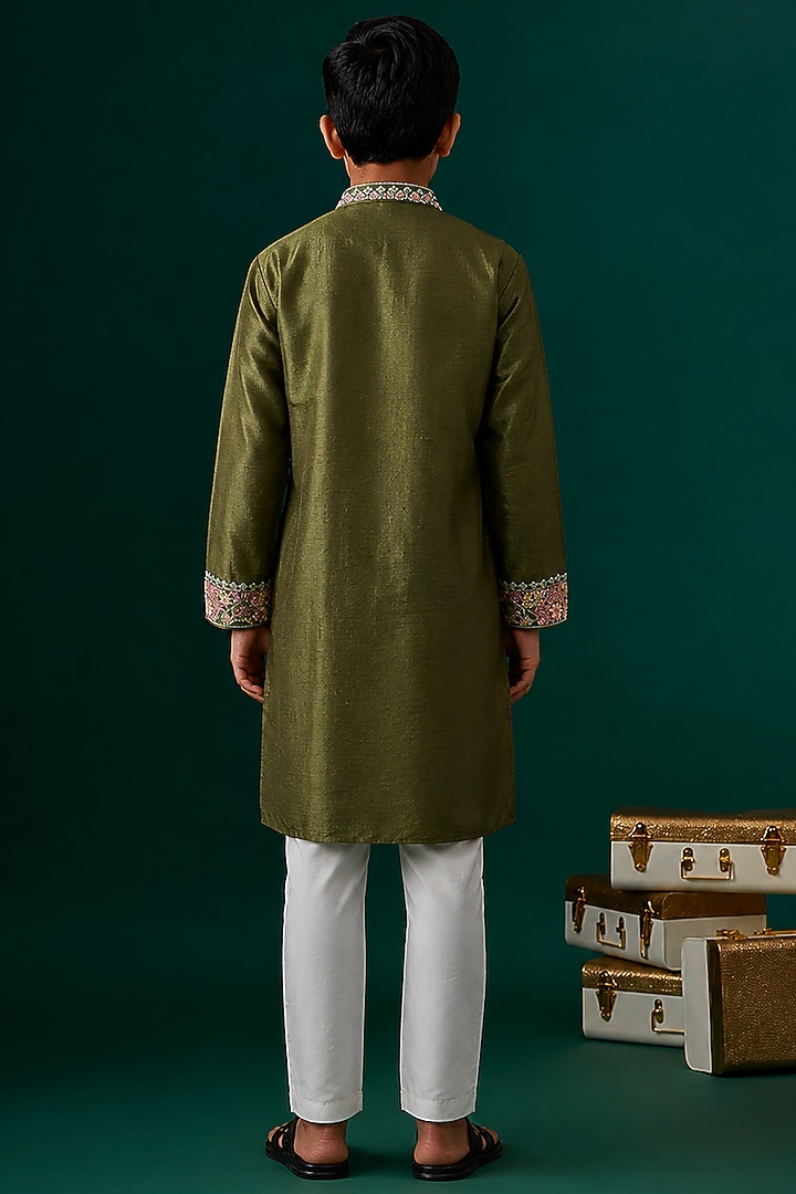 Green Tussar Hand & Machine Embroidered Kurta Set For Boys by Sammohan Kids at Pernia's Pop Up Shop