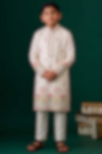 Ivory Tussar Hand & Machine Embroidered Kurta Set For Boys by Sammohan Kids at Pernia's Pop Up Shop